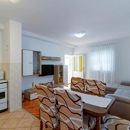 Apartment Marta Сень Екстер'єр фото