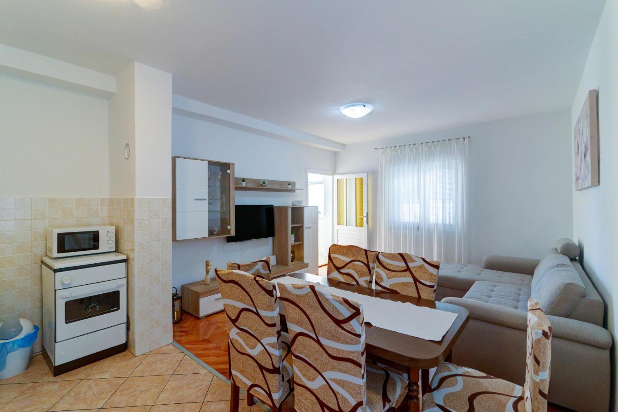 Apartment Marta Сень Екстер'єр фото